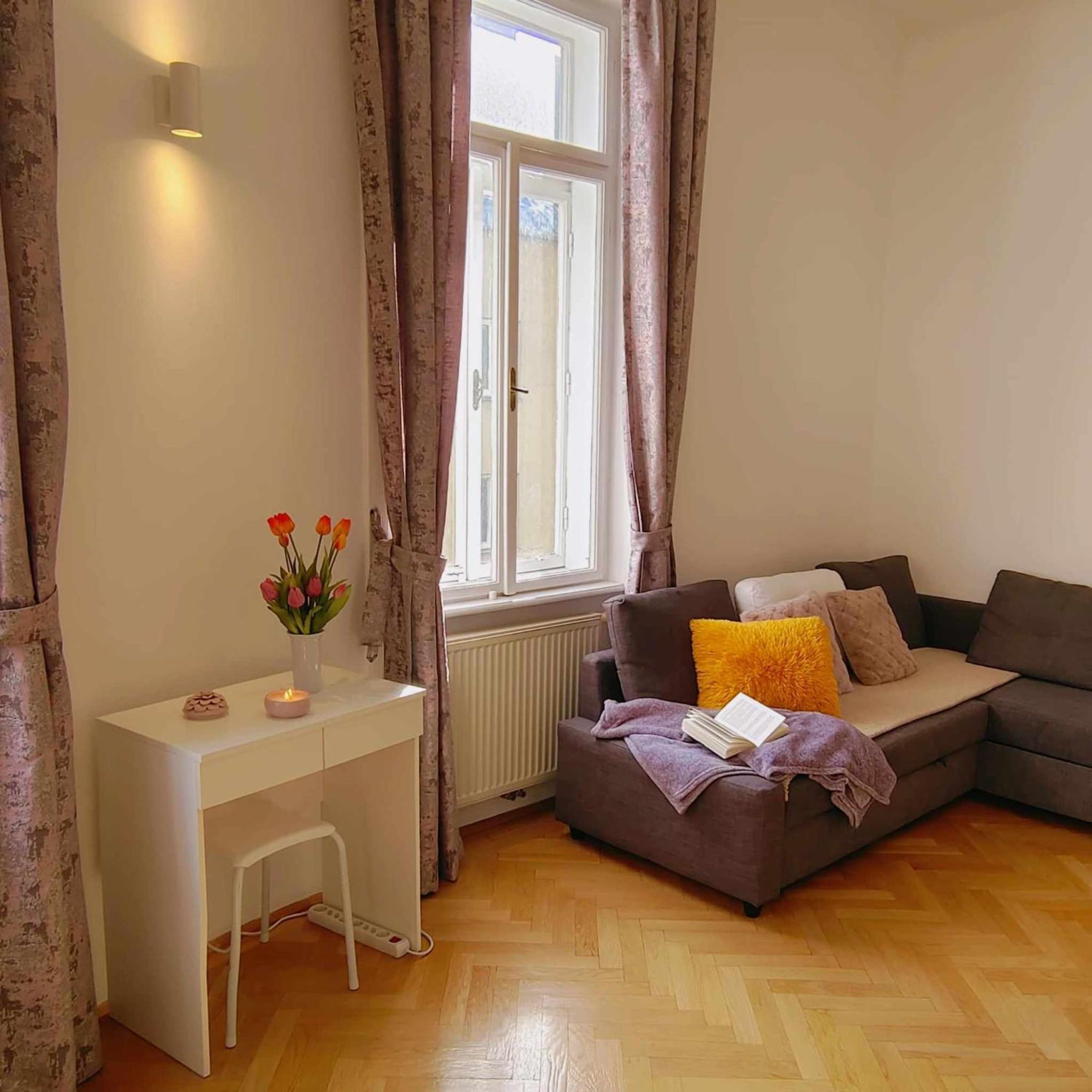 Apartment And Round 3 Minutes To Shopping Center And Schoenbrunn Palace Wien
